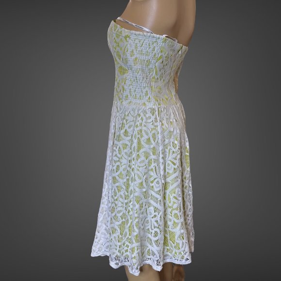 Guess Strapless Dress Size 14 Green White Knee Length Full Lace Stretch Lined - Picture 4 of 16